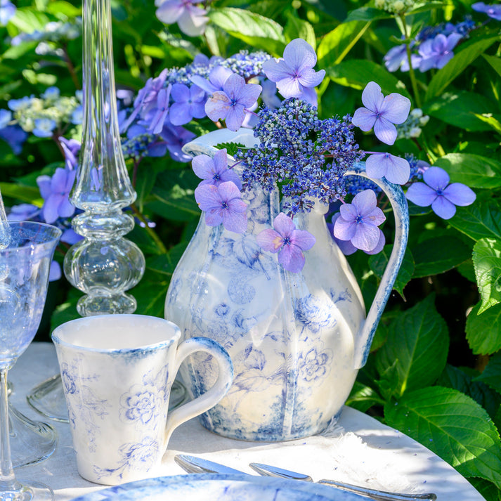 ARTE ITALICA: Giulietta Pitcher Blue/White