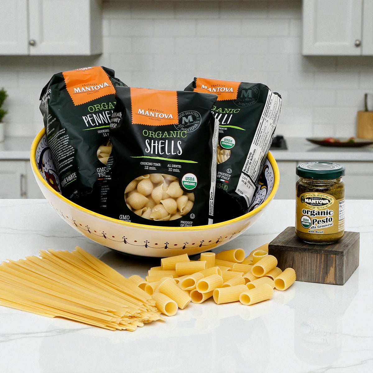 GIFT BUNDLES: Deruta Pasta Bowl with 3 Organic Pasta + Pesto Sauce - RICCO DERUTA CLASSICO design