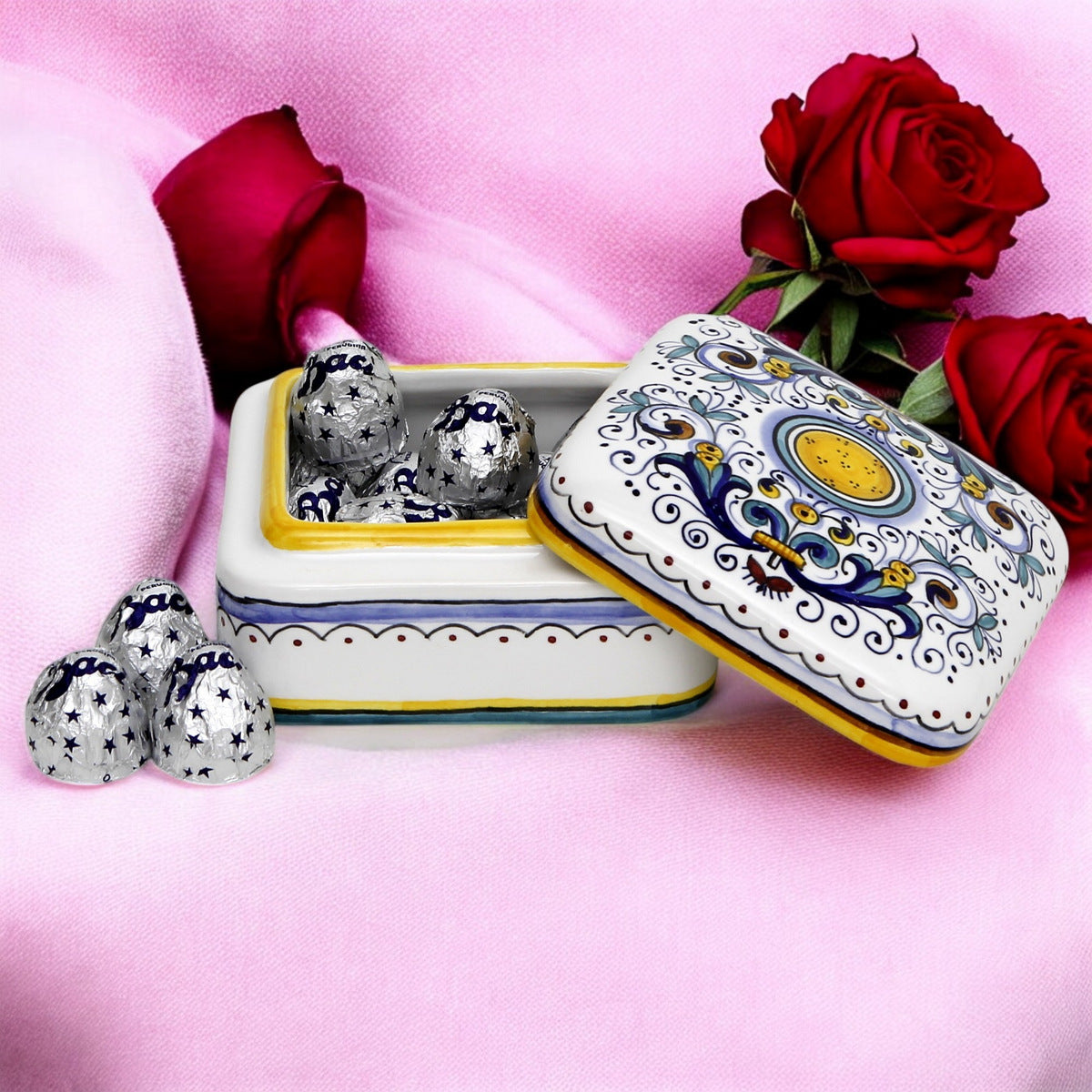 LOVE.ly Deruta Keepsake Square Box with 12 Baci Perugina or 20 Rossana candies - RICCO DERUTA design