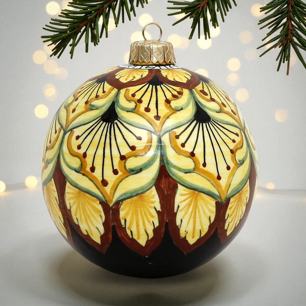 CHRISTMAS ORNAMENT: Deruta Vario Round Ball Large (4" Ø)