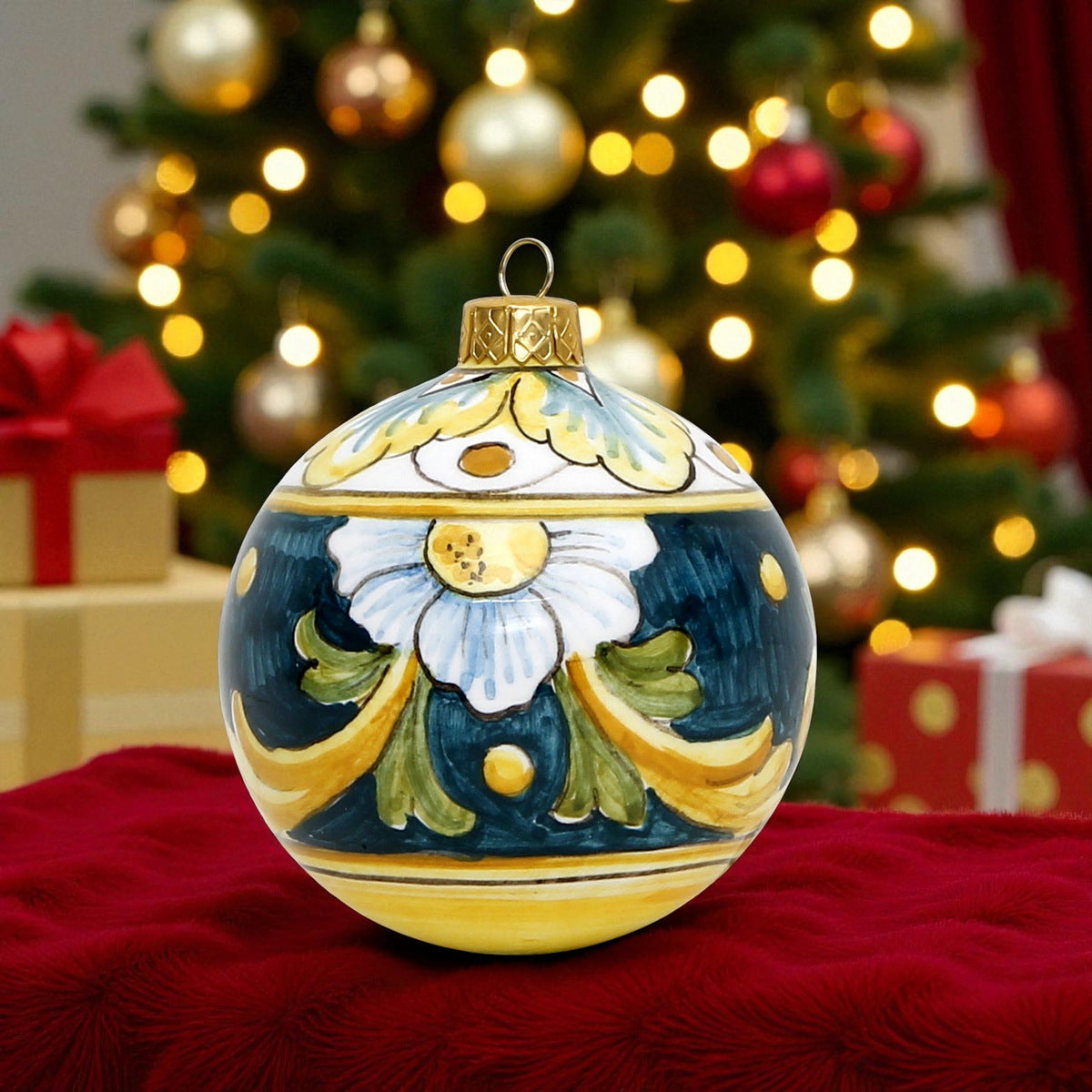 CHRISTMAS ORNAMENT: Caltagirone Round Ball (3.25" Ø) - GREEN