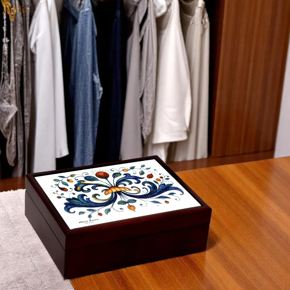 RICCO ITALIA DERUTA: WOOD BOX Lined large wood keepsake box with printed tile - Ricco Italia Deruta Design