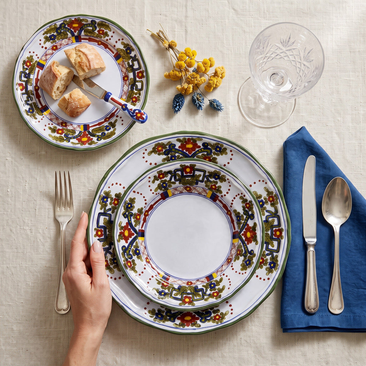 FAENZA-CARNATION: 3 Pieces Place Setting [White Center]