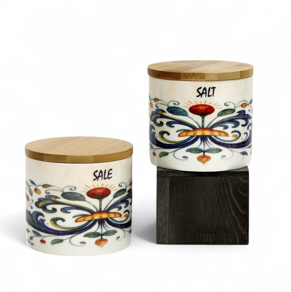 RICCO ITALIA DERUTA: Porcelain storage short jar with sealing bamboo lid Ricco Italia Deruta SALT or SALE script- Mario Bruno Design