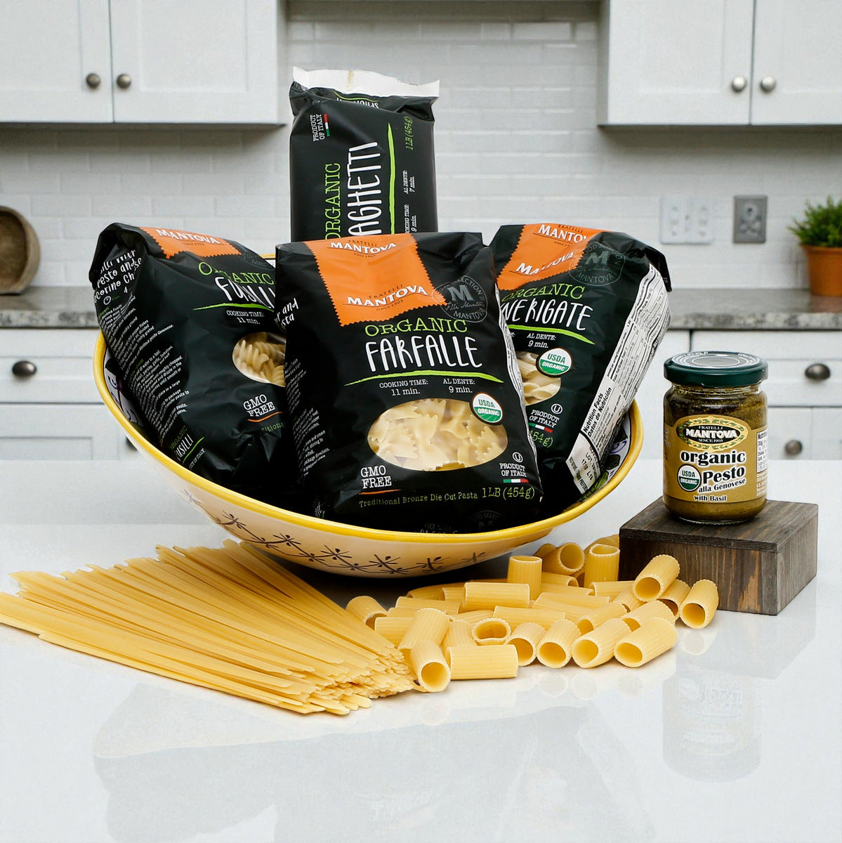 GIFT BUNDLES: Deruta Large Bowl with 4 Organic Pasta + Pesto Sauce - LIMONI POSITANO design