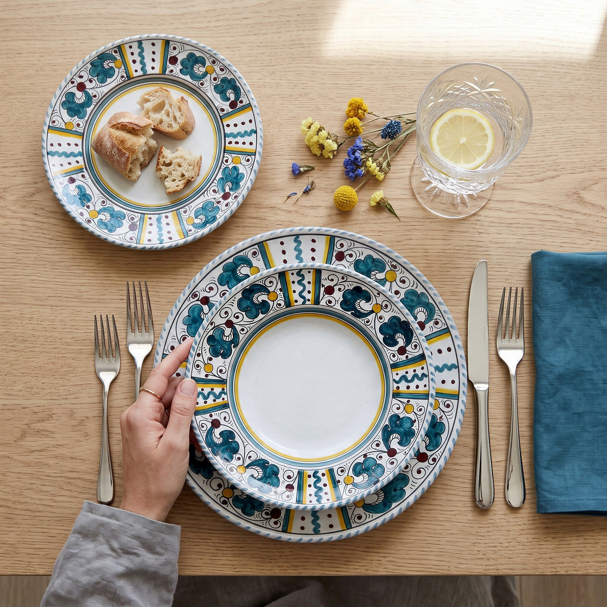 ORVIETO GREEN ROOSTER: 3 Pieces Dinnerware Place Setting - White Center