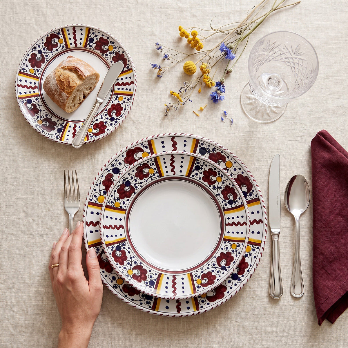 ORVIETO RED ROOSTER: Dinner Plate - White Center
