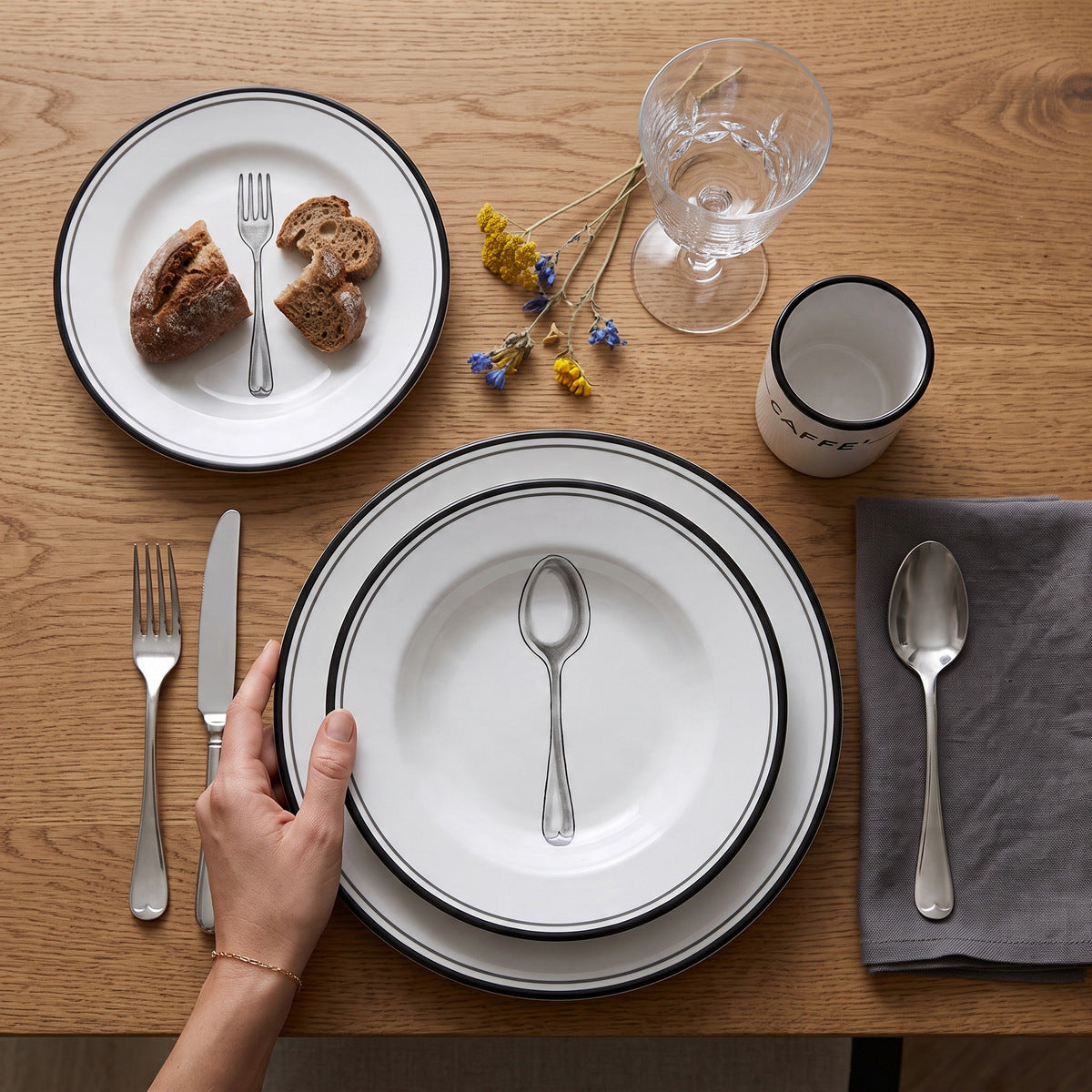 POSATA NERO: 4 Pieces Dinnerware Place Setting
