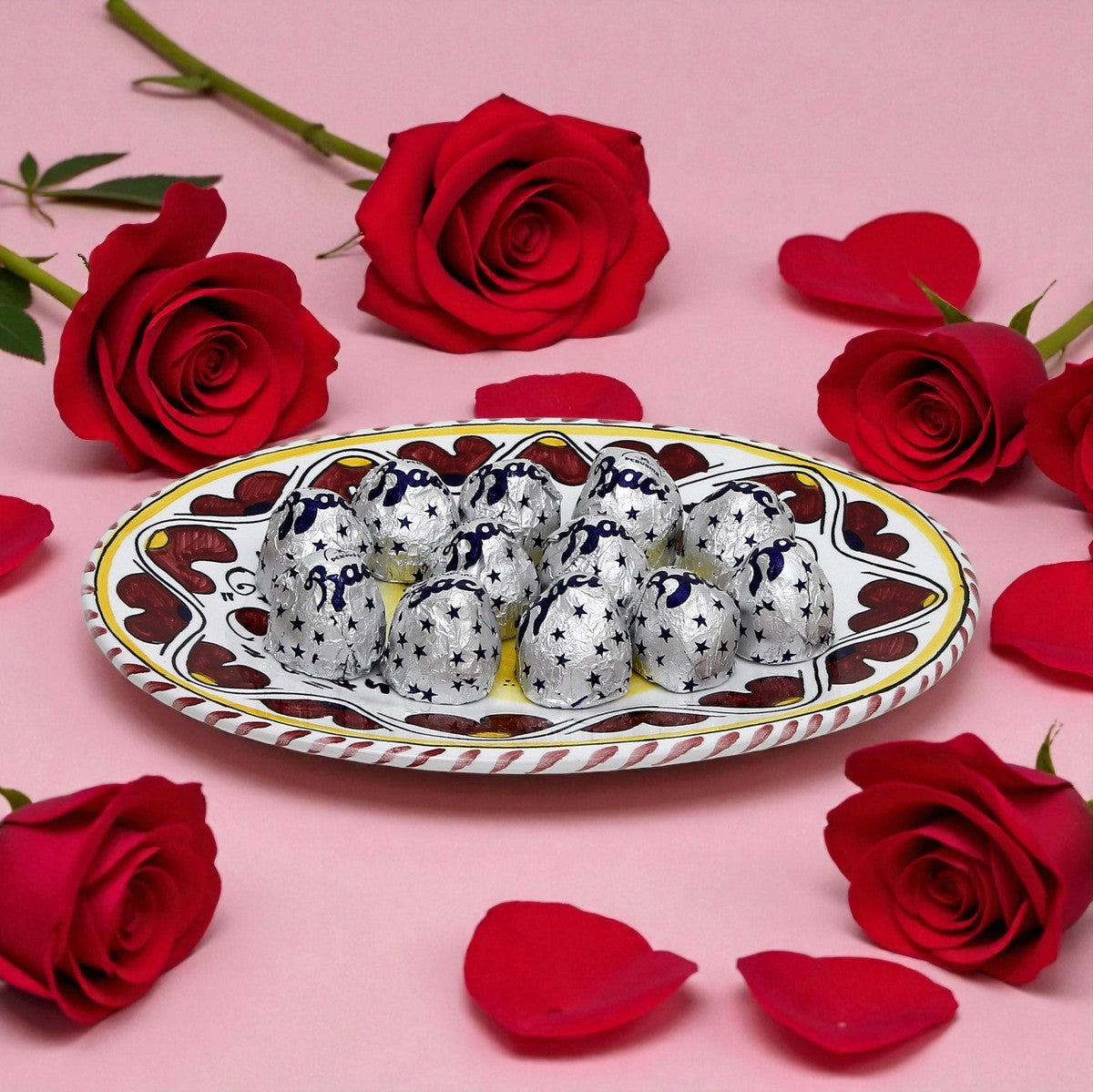 LOVE.ly: Deruta Small Oval Plate with 12 Baci Perugina - ORVIETO RED ROOSTER design