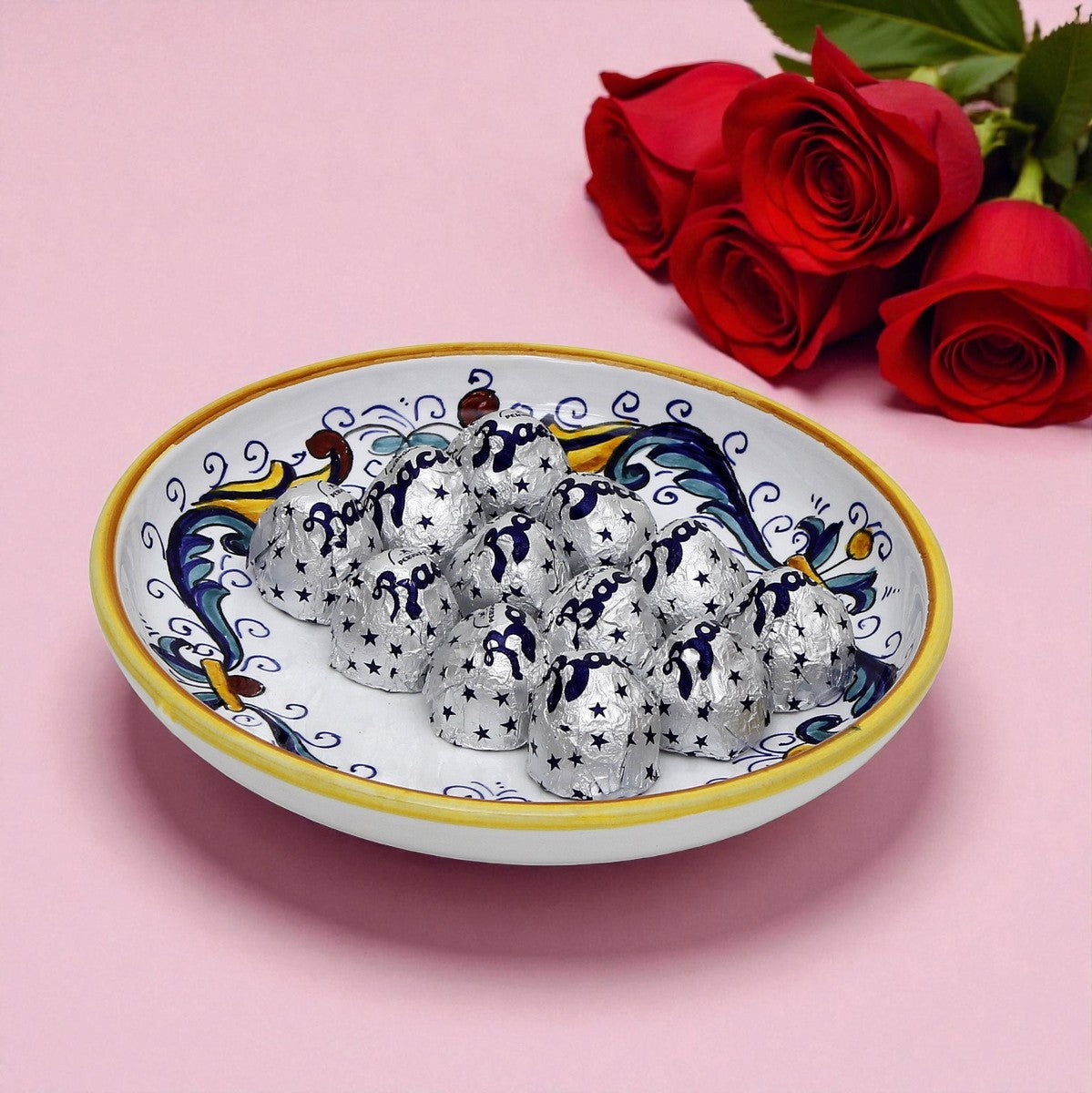 LOVE.ly: Deruta Small Round Multipurpose Bowl with 12 Baci Perugina - RICCO DERUTA design