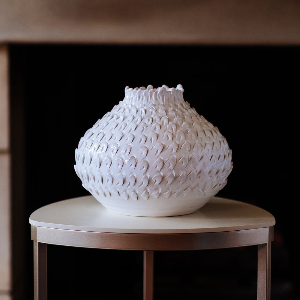 TUSCAN FEATHER: Handcrafted Vase with feather design - Artistica.com