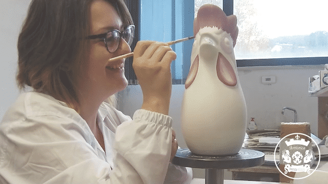 ORVIETO RED ROOSTER: Rooster of Fortune Pitcher (1 Liter 34 Oz 1 Qt) - Artistica.com