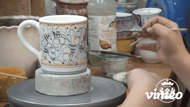 ORVIETO RED ROOSTER: Mug (10 Oz) [STRIPED RIM] - Artistica.com