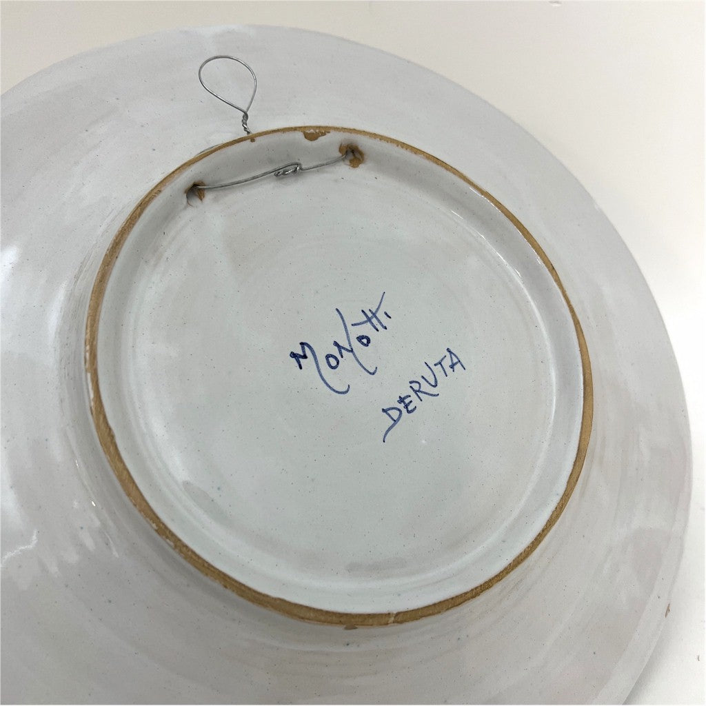 MONOTTI DERUTA: Amore Wall Plates with Noblewomen by the renowned Deruta artistic Claudio Monotti - (SET OF THREE) - Artistica.com