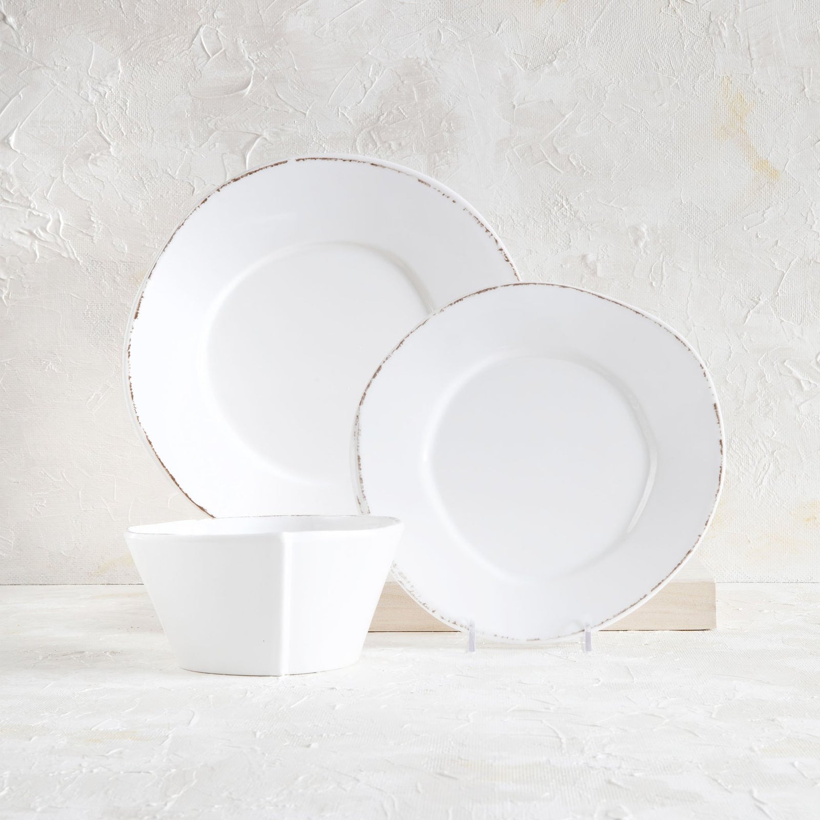 VIETRI: Melamine Lastra White Three-Piece Place Setting - Artistica.com