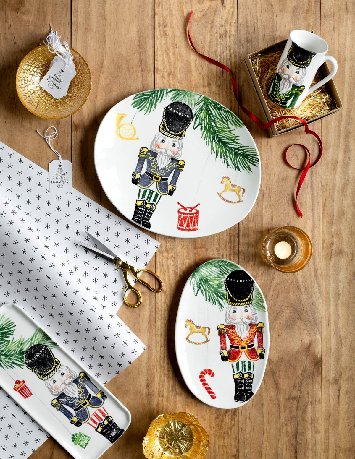 VIETRI: NUTCRACKERS SMALL OVAL PLATTER - Artistica.com