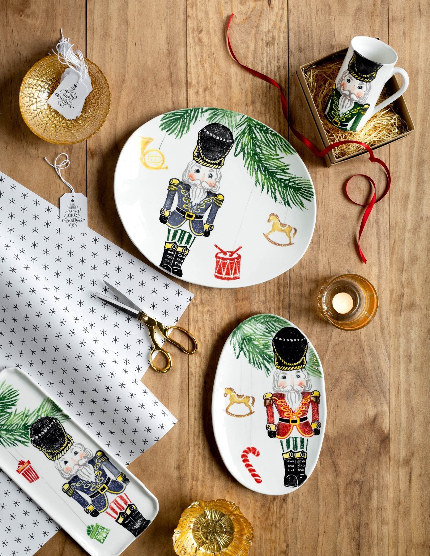 VIETRI: NUTCRACKERS SMALL OVAL PLATTER - Artistica.com