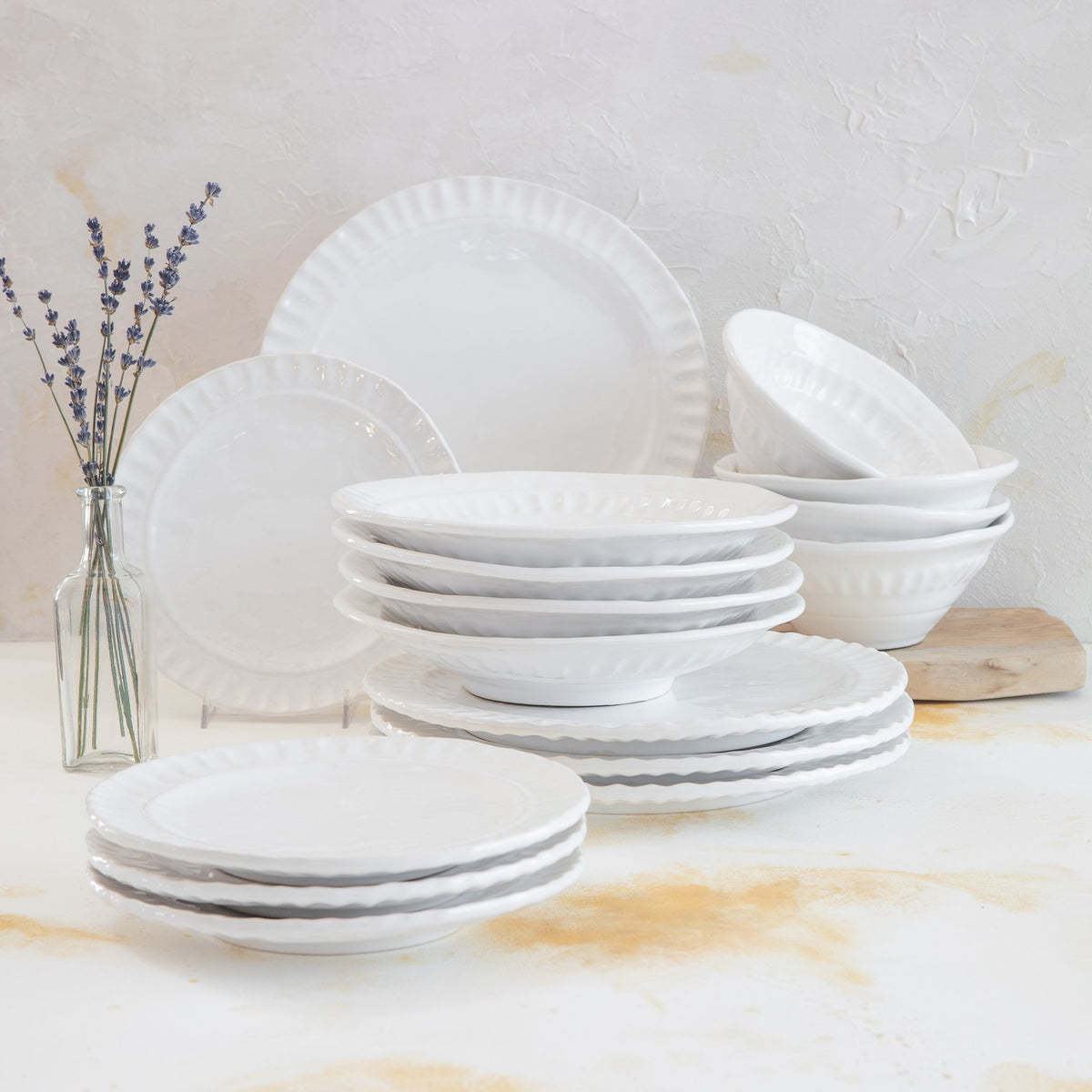 VIETRI: Pietra Serena Sixteen-Piece Place Setting - Artistica.com